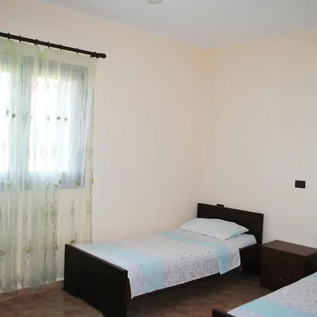 فيلة Vila Dezi *